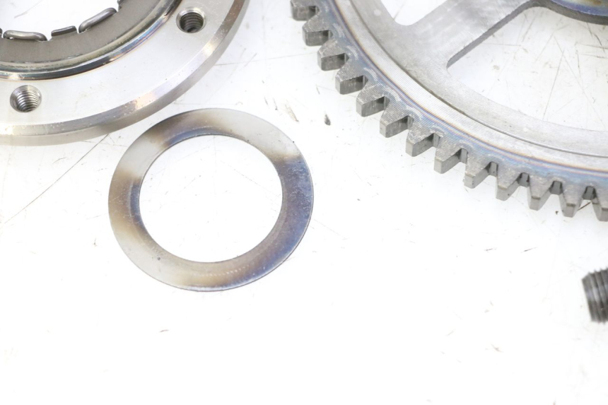 photo de ARRANQUE RUEDA LIBRE YAMAHA TDM ABS 900 (2002 - 2014) - Detalles de los puntos de fijación