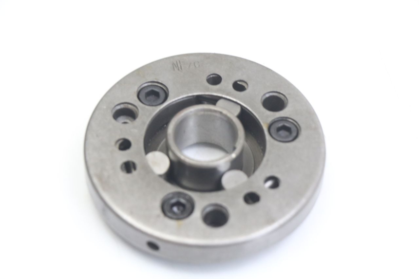 photo de ARRANQUE RUEDA LIBRE PEUGEOT VIVACITY 125 (2010 - 2017) - Primer plano técnico