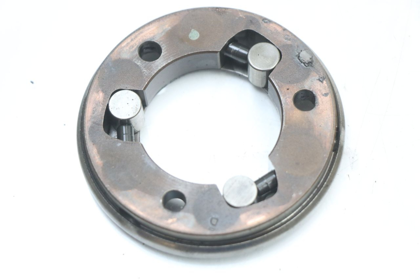 photo de ARRANQUE RUEDA LIBRE YAMAHA XMAX X-MAX ABS 125 (2017 - 2020) - Primer plano técnico