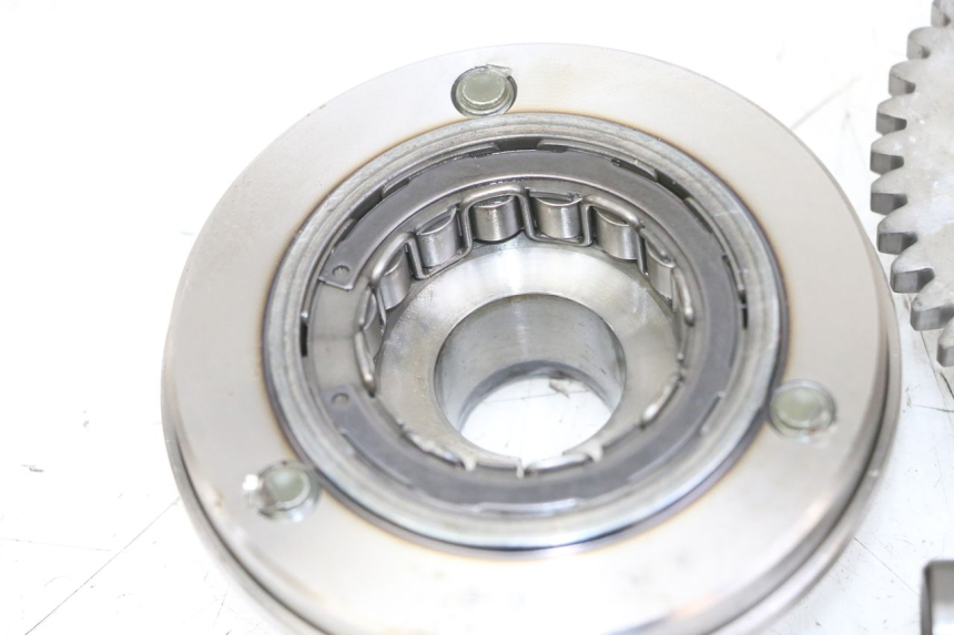 photo de RUEDA LIBRE DE ARRANQUE YAMAHA FZS FAZER 600 (2001 - 2003) - Otra perspectiva