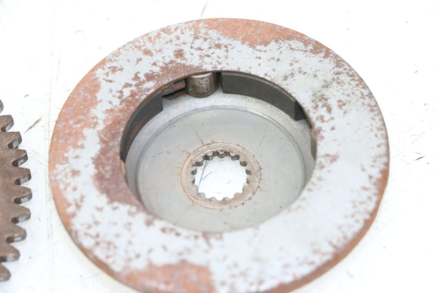 photo de ARRANQUE RUEDA LIBRE YAMAHA YP MAJESTY 125 (2007 - 2010) - Primer plano técnico