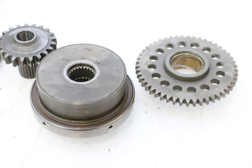 photo de ARRANQUE RUEDA LIBRE YAMAHA YZF R GENESIS 750 (1993 - 1998) - Primer plano técnico
