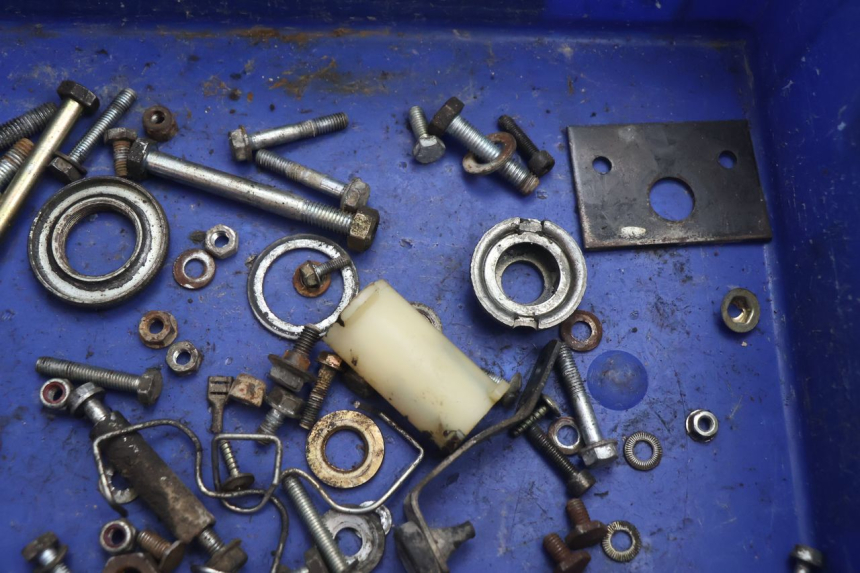 photo de TORNILLOS PEUGEOT 103 SPX CLIP 50 (1989 - 1992) - Zoom estado de uso