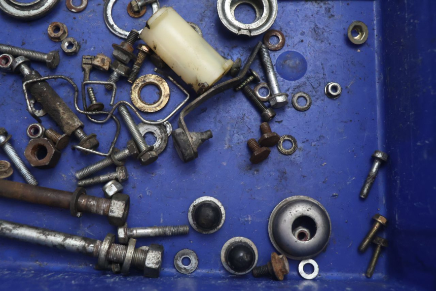 photo de TORNILLOS PEUGEOT 103 SPX CLIP 50 (1989 - 1992) - Primer plano técnico