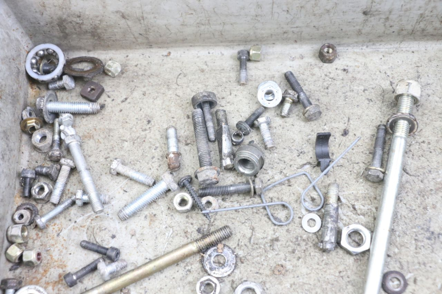 photo de BOLSA DE TORNILLERÍA TORNILLO PEUGEOT 103 VOGUE VS2 50 (2004 - 2017) - Otra perspectiva