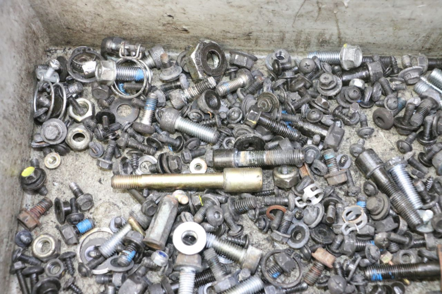 photo de TORNILLOS QUADRO 4 4D 350 (2015 - 2018) - Zoom estado de uso