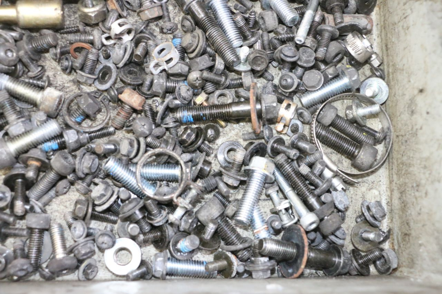 photo de TORNILLOS QUADRO 4 4D 350 (2015 - 2018) - Primer plano técnico