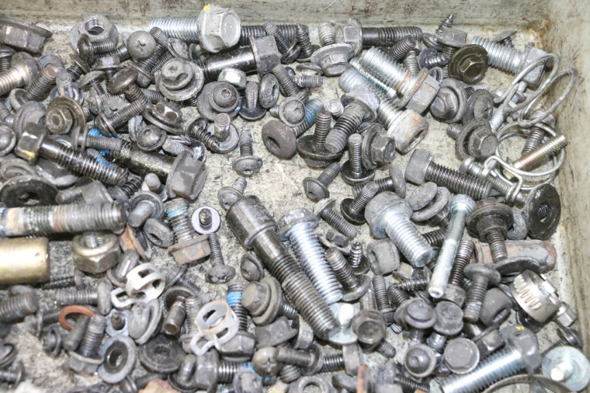 photo de TORNILLOS QUADRO 4 4D 350 (2015 - 2018) - Vista general del producto