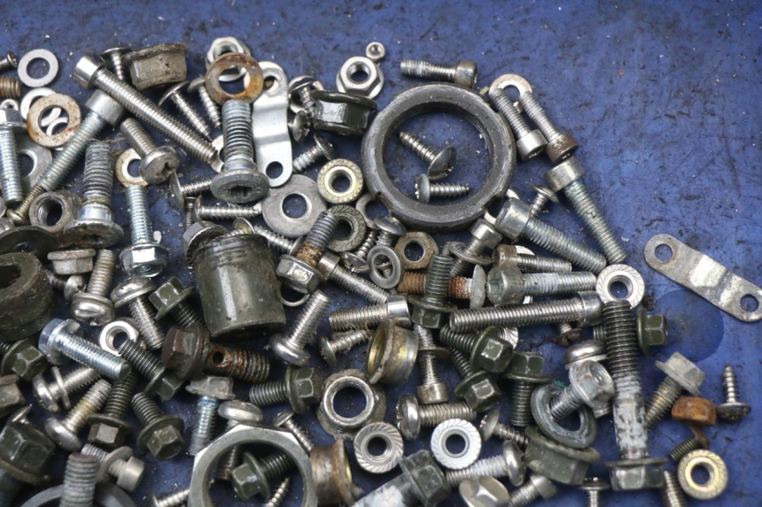 photo de TORNILLOS E-MAX 80L 1 (2011 - 2014) - Zoom estado de uso