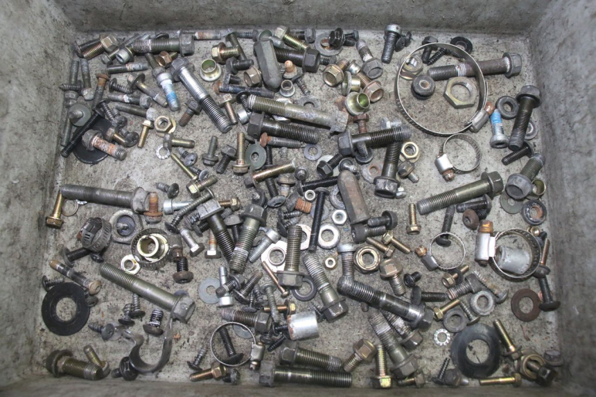 photo de TORNILLOS ADIVA AD3 300 (2014 - 2020) - Detalle de la pieza