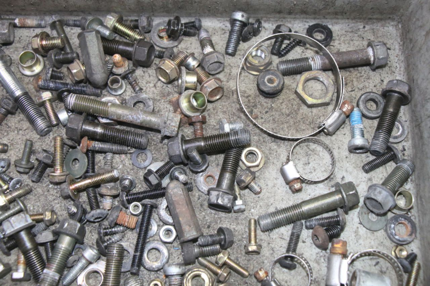 photo de TORNILLOS ADIVA AD3 300 (2014 - 2020) - Zoom estado de uso