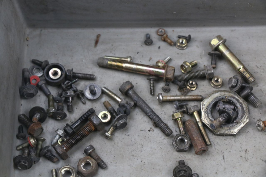 photo de BOLSA DE TORNILLERÍA TORNILLO KYMCO AGILITY 4T 50 (2005 - 2018) - Primer plano técnico