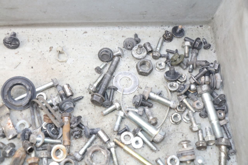 photo de BOLSA DE TORNILLERÍA TORNILLO KYMCO AGILITY 4T 50 (2018 - 2022) - Otra perspectiva