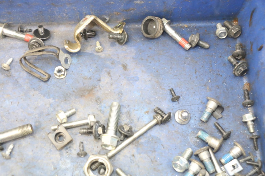 photo de BOLSA DE TORNILLERÍA TORNILLO KYMCO AGILITY 4T 50 (2018 - 2022) - Otra perspectiva