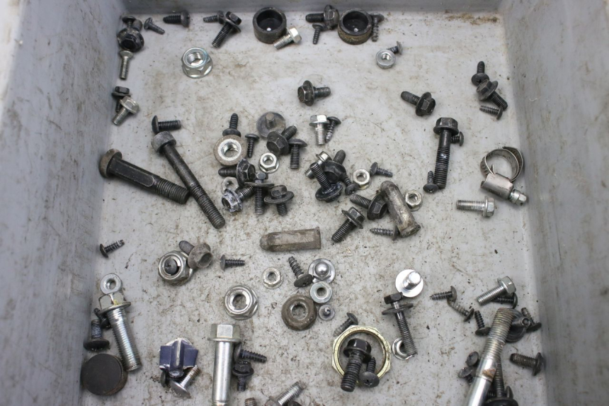 photo de BOLSA DE TORNILLERÍA TORNILLO KYMCO AGILITY 4T 50 (2018 - 2022) - Zoom estado de uso