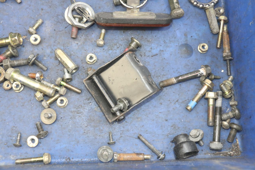 photo de BOLSA DE TORNILLERÍA TORNILLO KYMCO AGILITY 4T 50 (2005 - 2018) - Zoom estado de uso