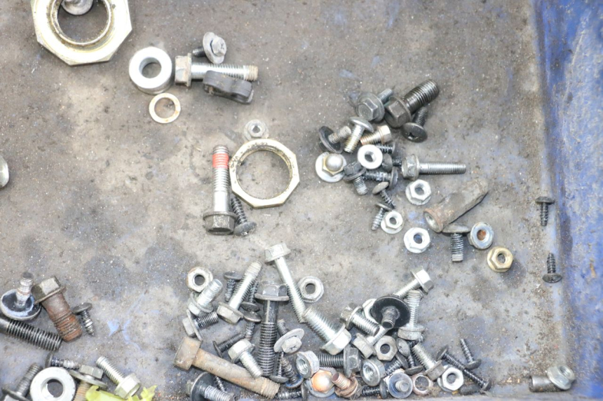 photo de BOLSA DE TORNILLERÍA TORNILLO KYMCO AGILITY 4T 50 (2018 - 2022) - Zoom estado de uso