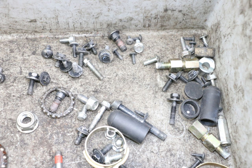 photo de BOLSA DE TORNILLERÍA TORNILLO KYMCO AGILITY 4T 50 (2018 - 2022) - Otra perspectiva