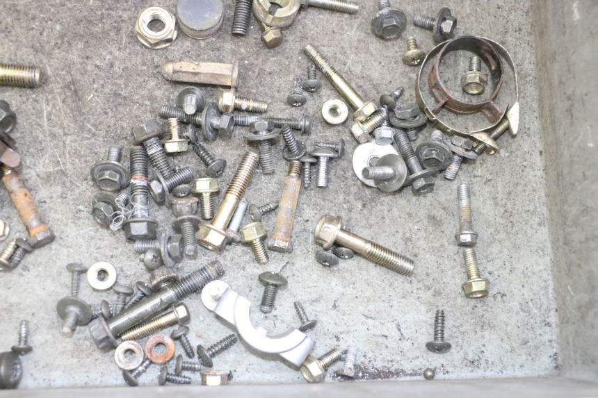 photo de BOLSA DE TORNILLERÍA TORNILLO KYMCO AGILITY 4T 50 (2005 - 2018) - Zoom estado de uso