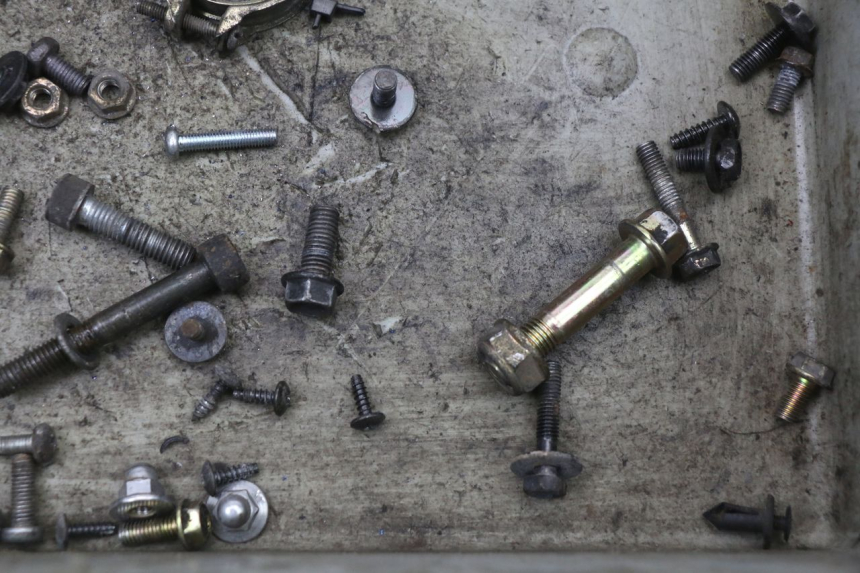 photo de TORNILLOS KYMCO AGILITY CARRY 50 (2011 - 2020) - Primer plano técnico