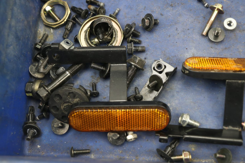 photo de TORNILLOS KYMCO AGILITY CITY 16P 125 (2015 - 2021) - Primer plano técnico