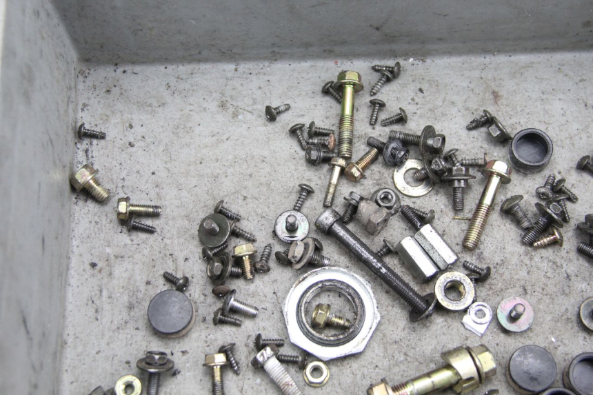 photo de TORNILLOS KYMCO AGILITY CITY 4T 50 (2008 - 2016) - Primer plano técnico