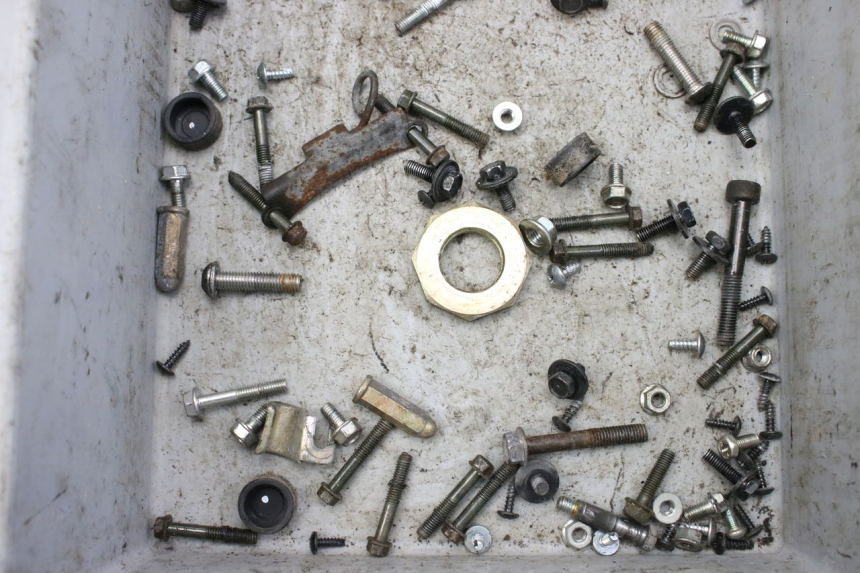 photo de BOLSA DE TORNILLERÍA TORNILLO KYMCO AGILITY NAKED RENOUVO 4T 50 (2018 - 2020) - Zoom estado de uso