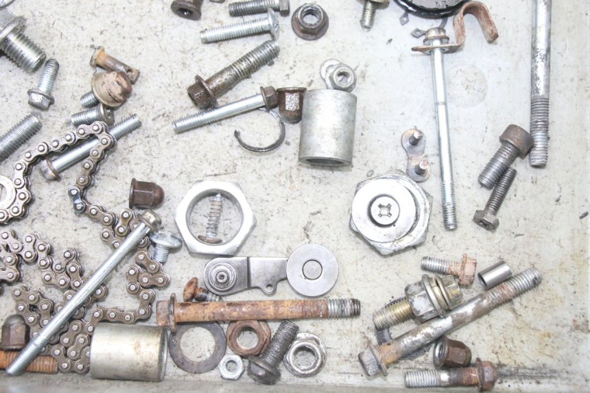 photo de BOLSA DE TORNILLERÍA TORNILLO APOLLO RFZ 125 - Primer plano técnico