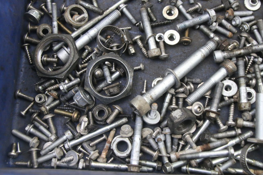 photo de BOLSA DE TORNILLERÍA TORNILLO APRILIA ATLANTIC 125 (2003 - 2009) - Otra perspectiva