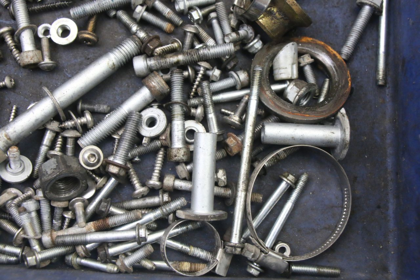 photo de BOLSA DE TORNILLERÍA TORNILLO APRILIA ATLANTIC 125 (2003 - 2009) - Primer plano técnico