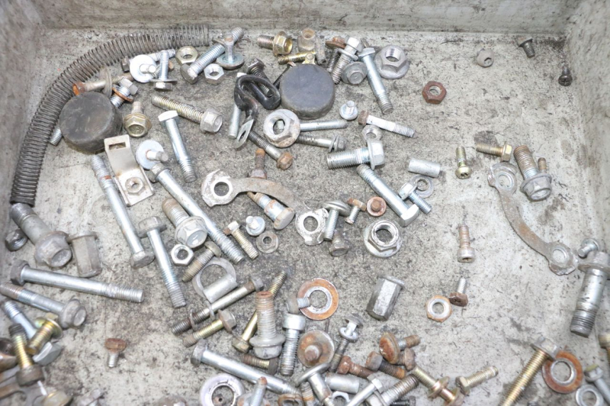 photo de TORNILLOS HYOSUNG GV AQUILA 125 (2000 - 2009) - Detalle de la pieza