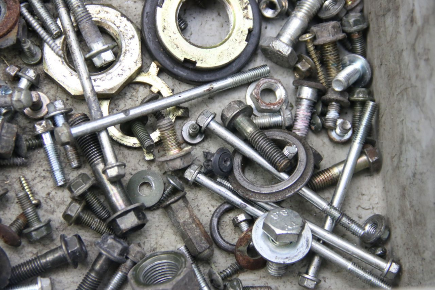 photo de BOLSA DE TORNILLERÍA TORNILLO ECCITY ARTELEC 670 1 (2013 - 2017) - Otra perspectiva