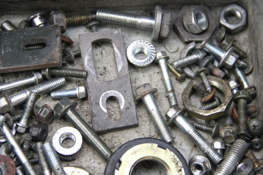 photo de BOLSA DE TORNILLERÍA TORNILLO ECCITY ARTELEC 670 1 (2013 - 2017) - Primer plano técnico