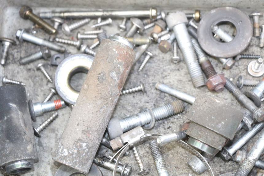 photo de BOLSA DE TORNILLERÍA TORNILLO APRILIA ATLANTIC 500 (2002 - 2003) - Primer plano técnico