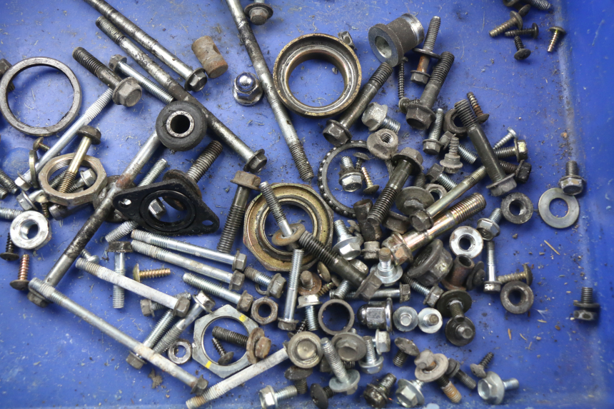 photo de BOLSA DE TORNILLERÍA TORNILLO HONDA BALI EX 100 (1996 - 2000) - Otra perspectiva