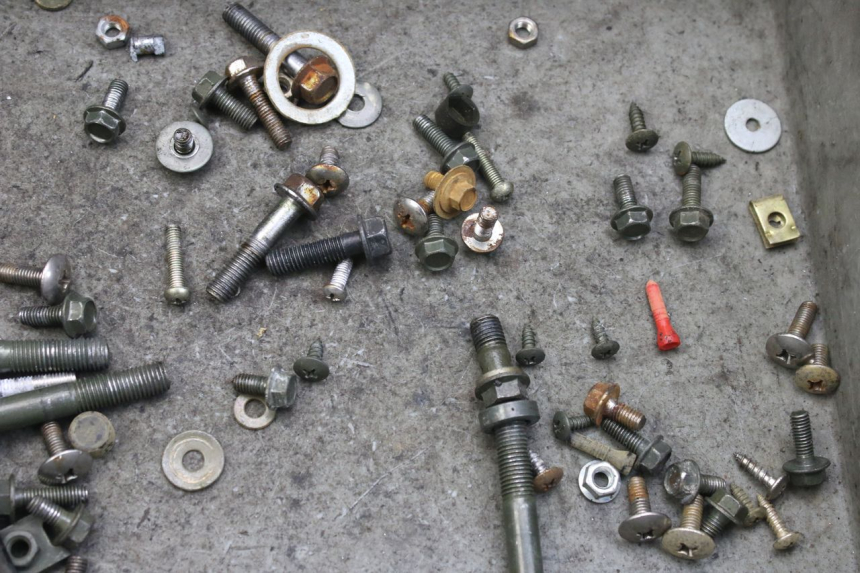 photo de BOLSA DE TORNILLERÍA TORNILLO WILDLANDER BISCUIT 125 (2004 - 2010) - Detalle de la pieza