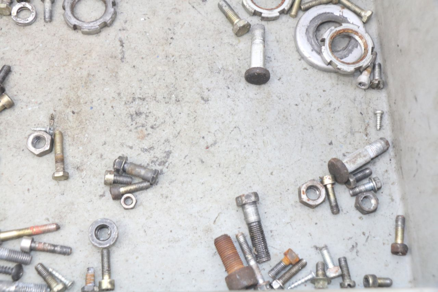 photo de BOLSA DE TORNILLERÍA TORNILLO MBK BOOSTER SPIRIT 50 (2004 - 2017) - Zoom estado de uso