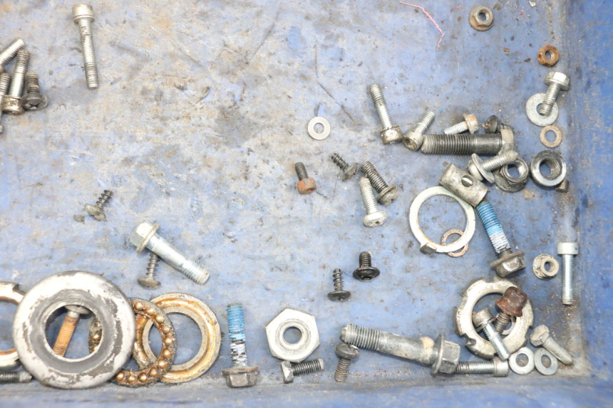 photo de BOLSA DE TORNILLERÍA TORNILLO MBK BOOSTER SPIRIT 50 (2004 - 2017) - Zoom estado de uso