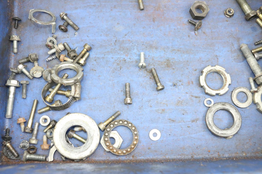 photo de BOLSA DE TORNILLERÍA TORNILLO MBK BOOSTER SPIRIT 50 (2004 - 2017) - Zoom estado de uso