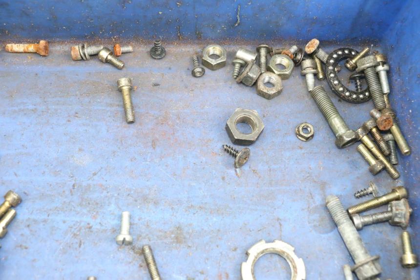 photo de BOLSA DE TORNILLERÍA TORNILLO MBK BOOSTER SPIRIT 50 (2004 - 2017) - Otra perspectiva