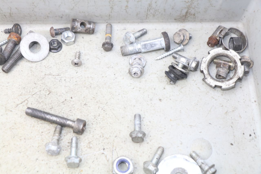 photo de BOLSA DE TORNILLERÍA TORNILLO MBK BOOSTER SPIRIT NAKED 50 (2004 - 2017) - Zoom estado de uso