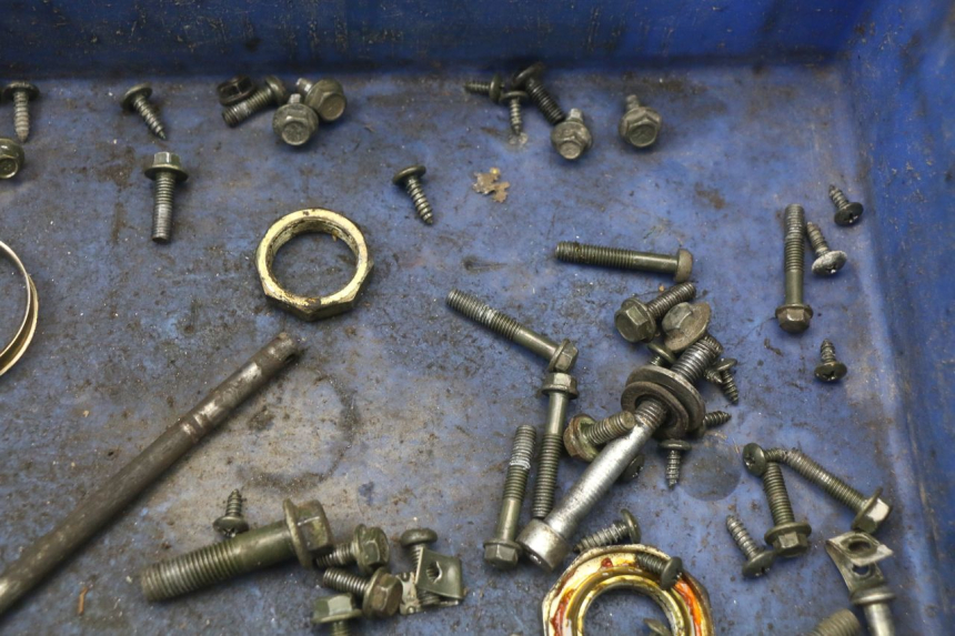 photo de BOLSA DE TORNILLERÍA TORNILLO TNT MOTOR BOSTON 4T 50 (2018 - 2025) - Zoom estado de uso