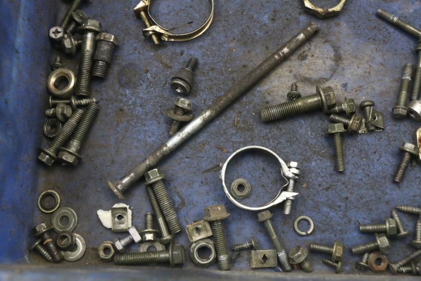 photo de BOLSA DE TORNILLERÍA TORNILLO TNT MOTOR BOSTON 4T 50 (2018 - 2025) - Primer plano técnico