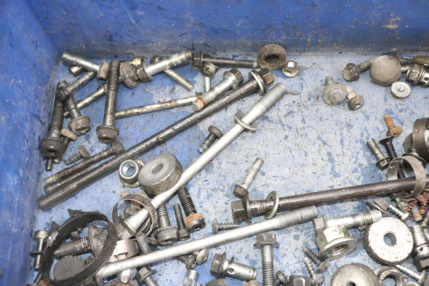 photo de BOLSA DE TORNILLERÍA TORNILLO SUZUKI BURGMAN 125 (2007 - 2014) - Primer plano técnico