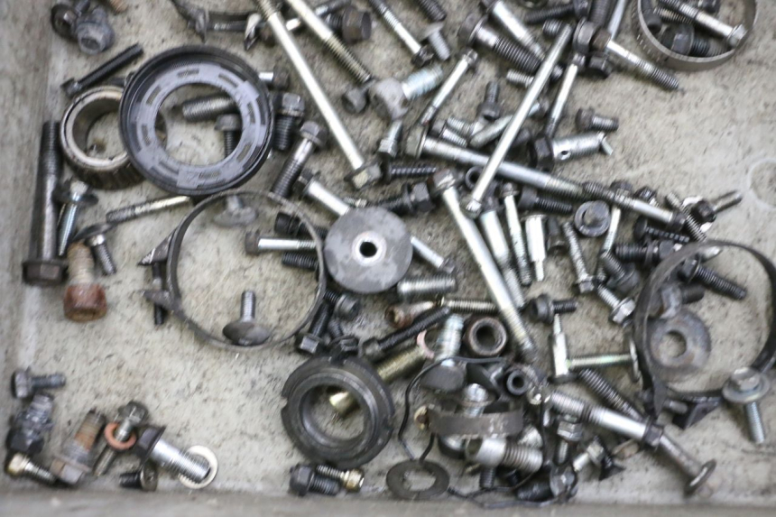 photo de TORNILLOS SUZUKI BURGMAN EXECUTIVE ABS 650 (2006 - 2012) - Otra perspectiva