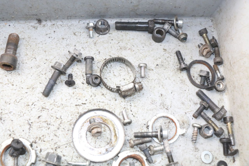 photo de BOLSA DE TORNILLERÍA TORNILLO YAMAHA BW'S 50 (2004 - 2017) - Zoom estado de uso