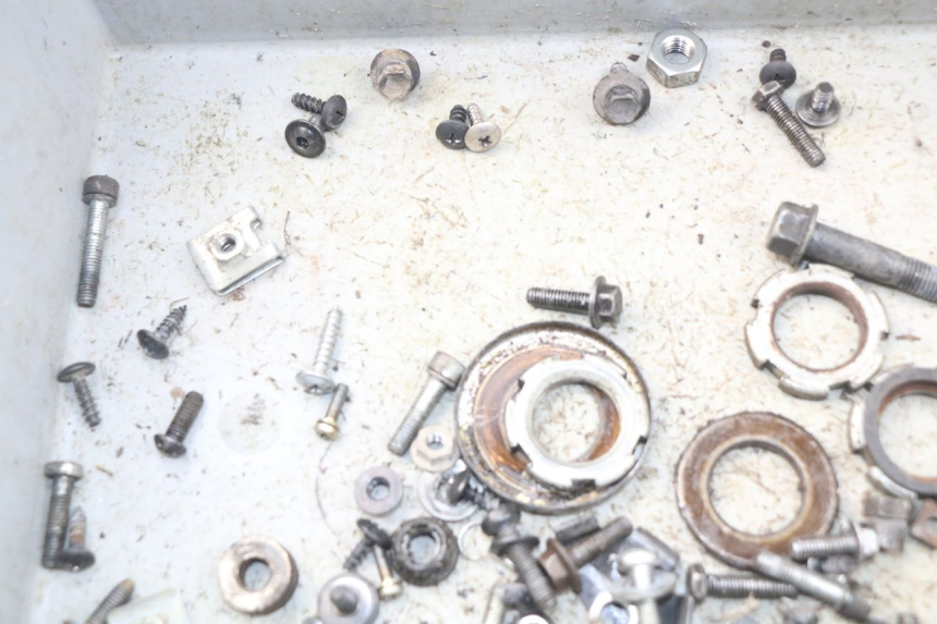 photo de BOLSA DE TORNILLERÍA TORNILLO YAMAHA BW'S 50 (2004 - 2017) - Primer plano técnico