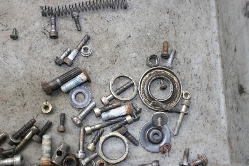 photo de BOLSA DE TORNILLERÍA TORNILLO YAMAHA BW'S 50 (1999 - 2003) - Zoom estado de uso