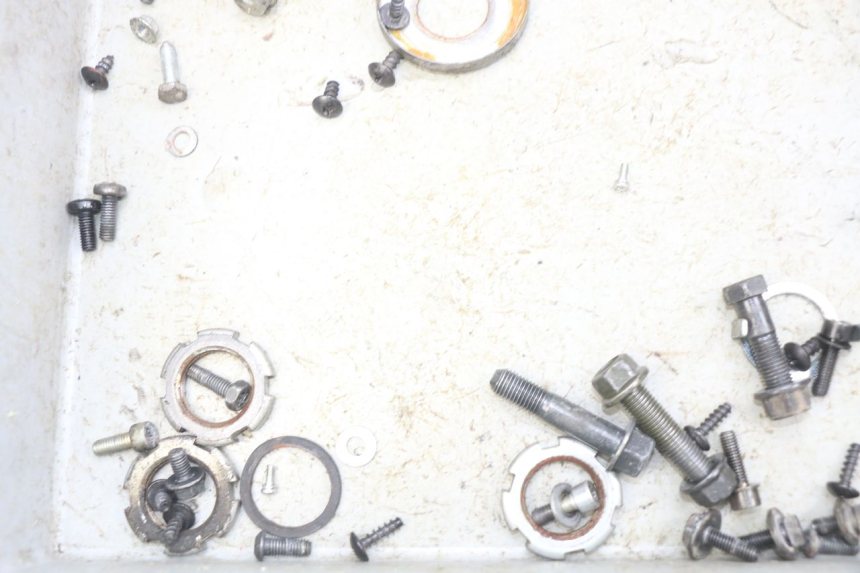 photo de BOLSA DE TORNILLERÍA TORNILLO YAMAHA BW'S 50 (2004 - 2017) - Zoom estado de uso