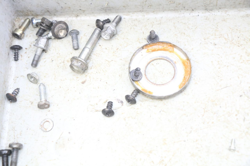 photo de BOLSA DE TORNILLERÍA TORNILLO YAMAHA BW'S 50 (2004 - 2017) - Otra perspectiva